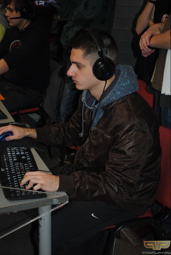 Ed1k  